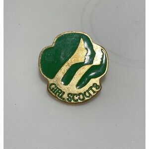 Vintage 1980 Girl Scouts GSUSA Membership Pin Green Enamel Trefoil Brooch